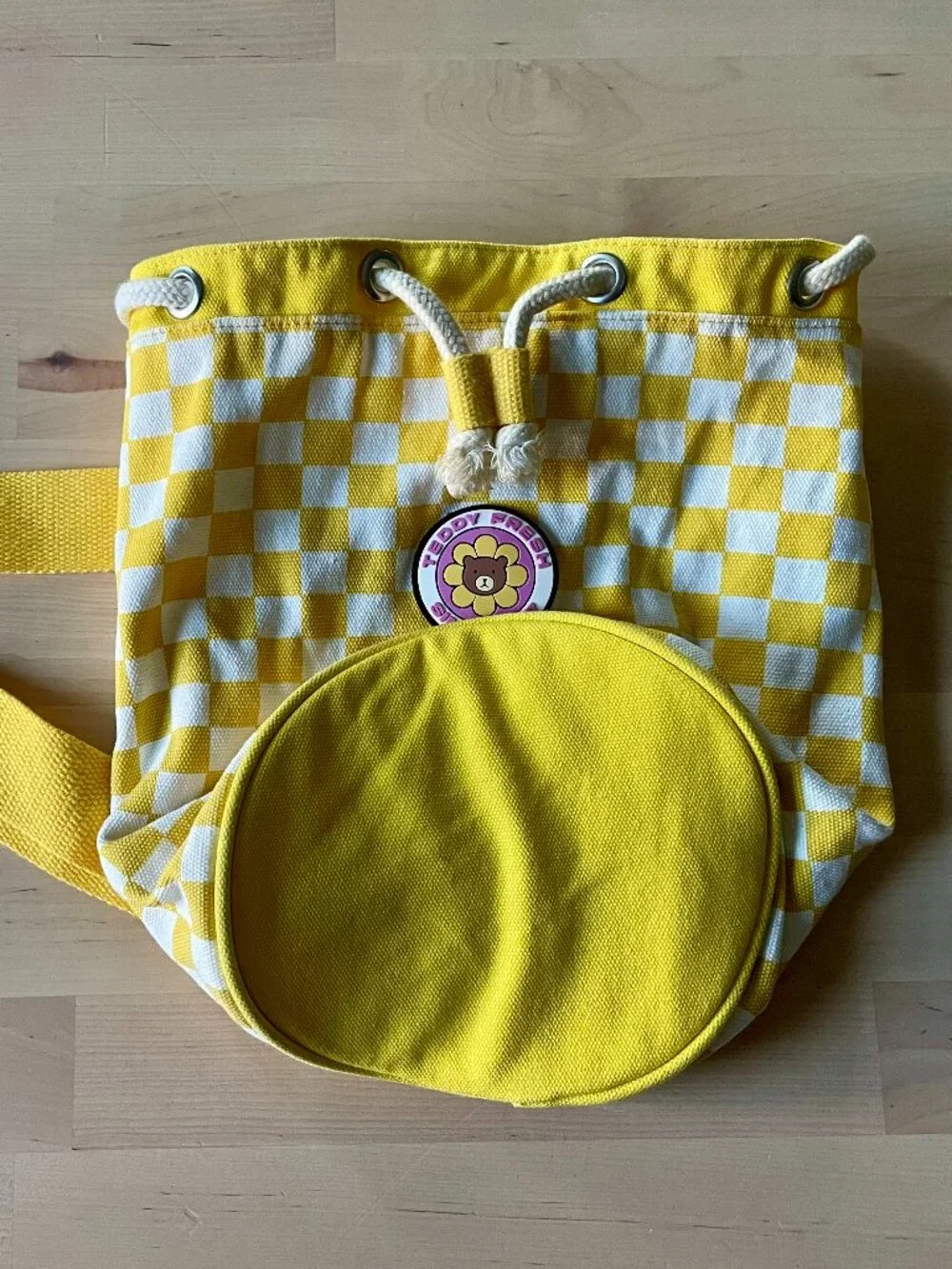 Teddy Fresh Unisex Yellow & White Checkered Drawstring Shoulder Bag Crossbody